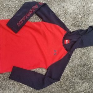 Boys Under Armour size 7 long sleeve hooded tshirt
